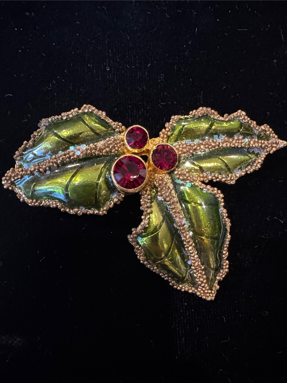 Gold-Tone Liz Claiborne Holly Christmas Brooch with Red Rhinestone Berry Accents
